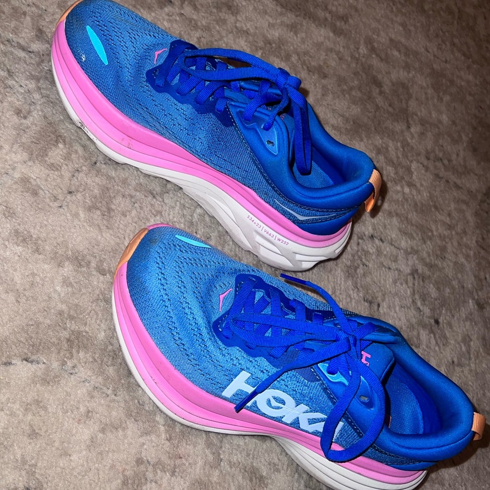 HOKA Women's Bondi 8 Running Shoes size 6